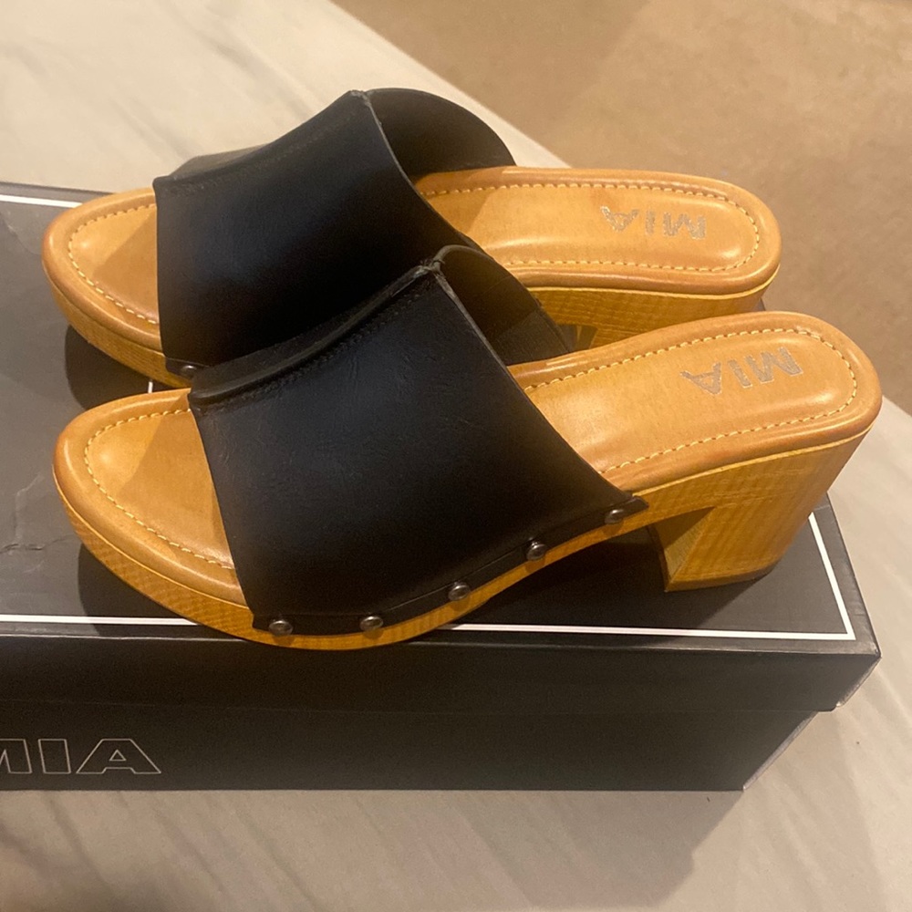 Mia slip on mule